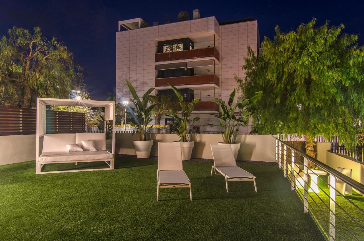 Sitges Spaces Garden Paradise 3 Bedroom, 3 Bathroom, Huge Private Garden-Terrace, Pool- Sleeps Up To 8 Exterior foto